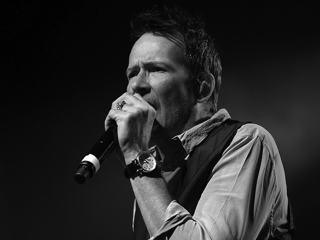 Scott Weiland dead at 48 — Listen Here Reviews