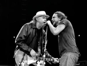 pearl-jam-neil-young
